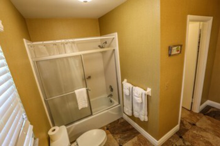 Room 8 of 31