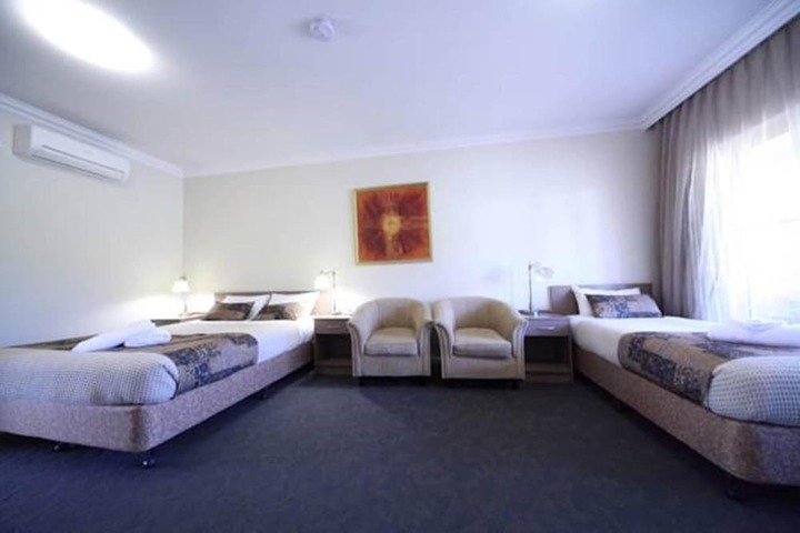 Room 12 of 40