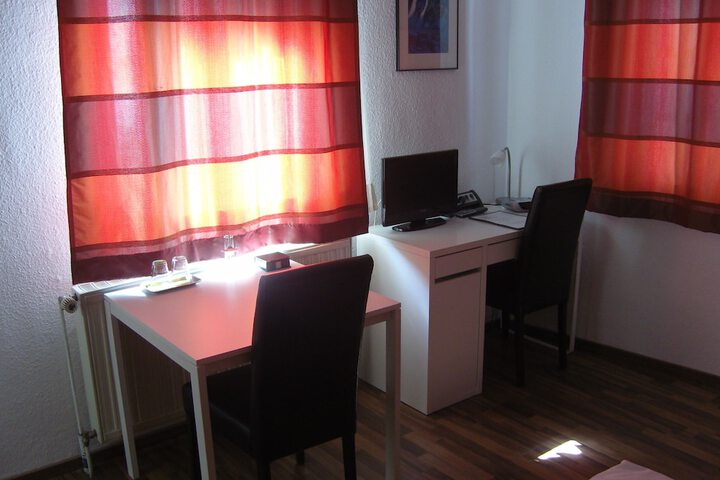 Room 26 of 38
