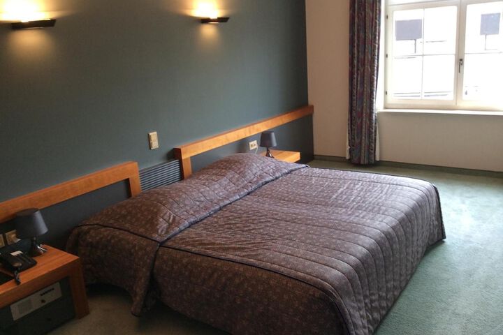 Room 12 of 43