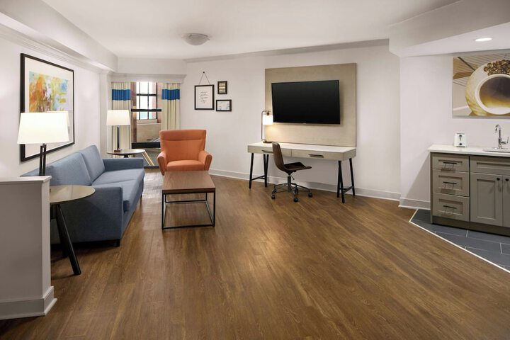 Room 26 of 63