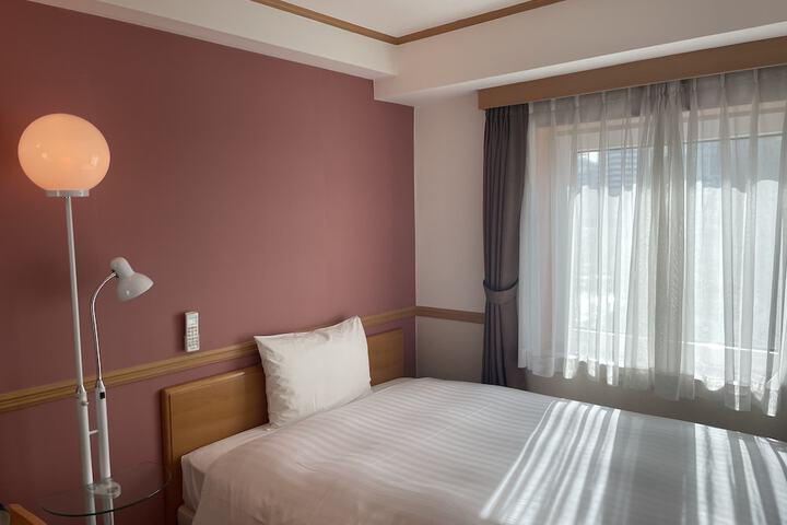 Room 8 of 40