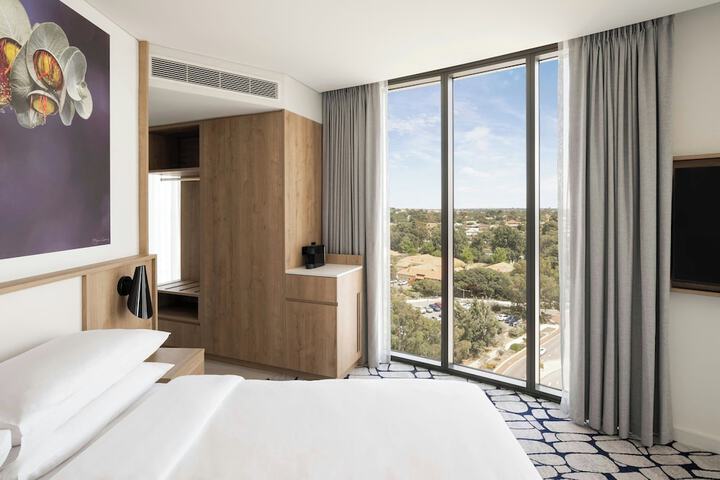Room 25 of 64