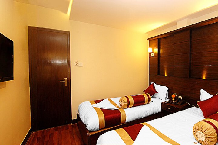 Room 10 of 35