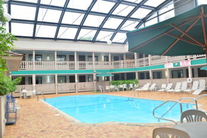 Elk Grove Hotel in Elk Grove Village, IL