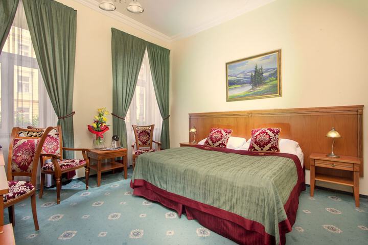 Room 22 of 61