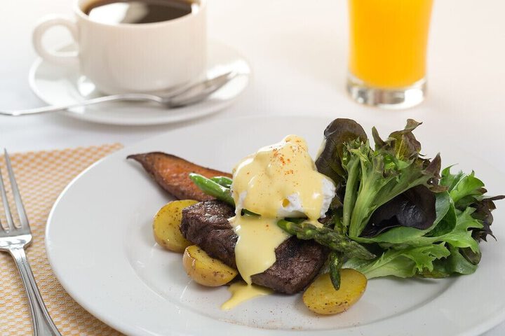 Breakfast/Coffee Service 75 of 107
