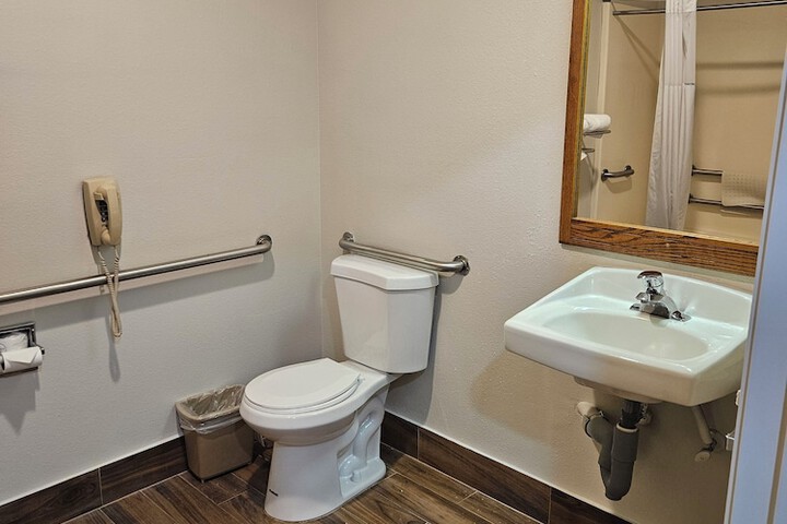 Room 26 of 45