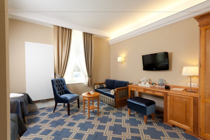 Room 37 of 89