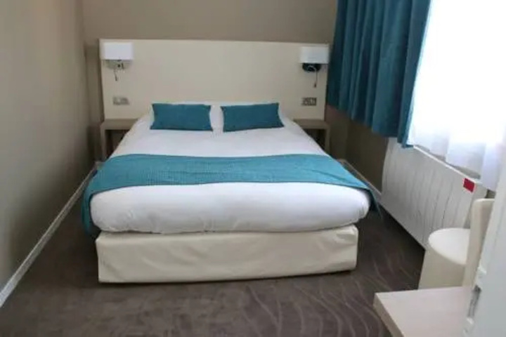 Room 4 of 5