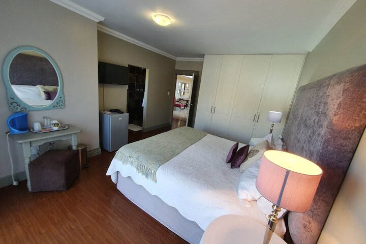 Room 9 of 34