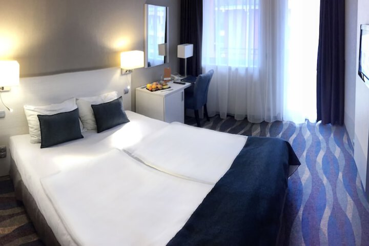Room 14 of 69