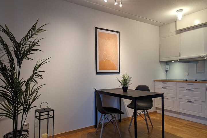 Room 12 of 34