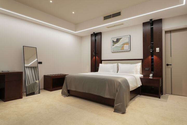 Room 72 of 130