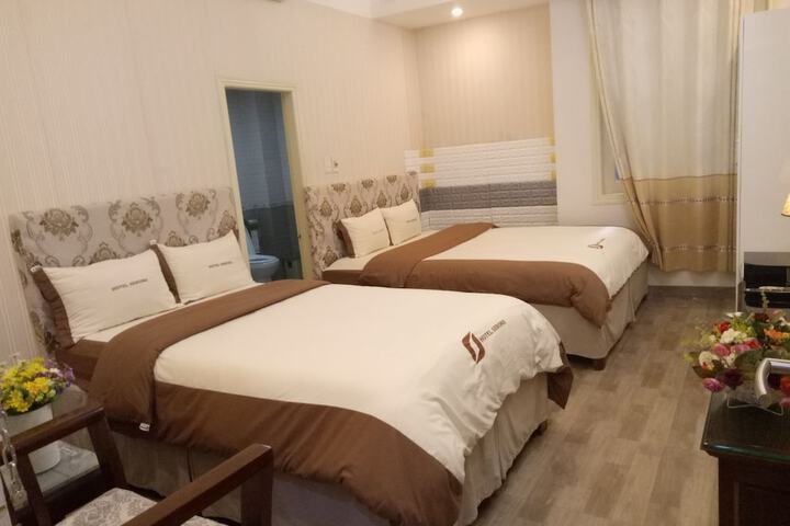 Room 16 of 28