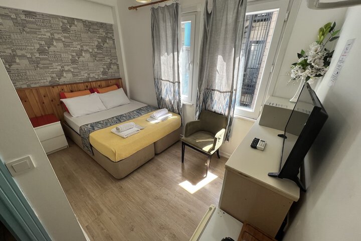 Room 8 of 23