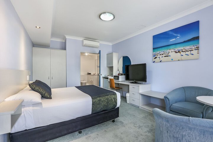 Room 2 of 80