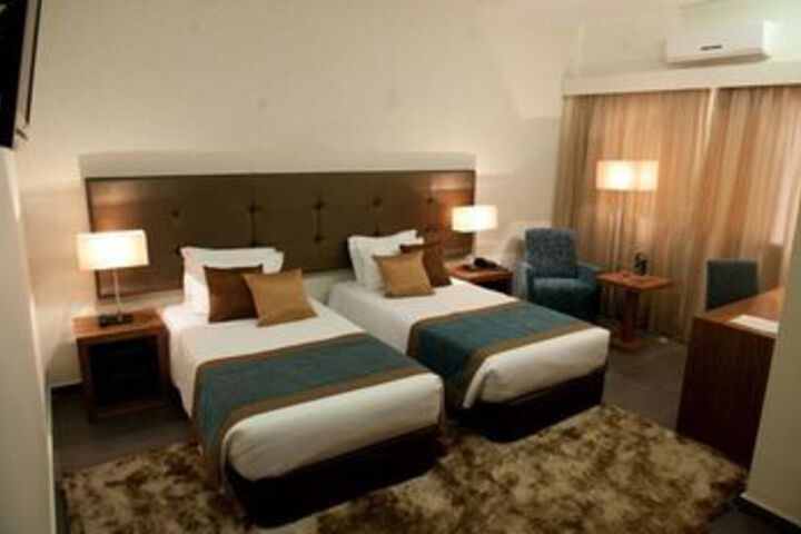 Room 4 of 19