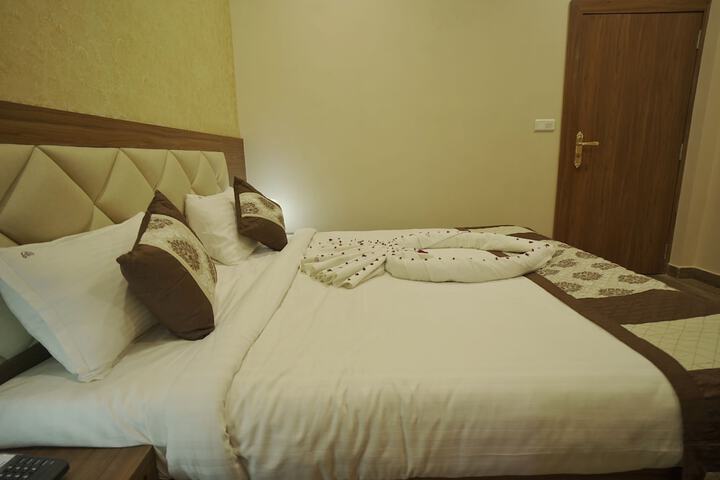 Room 17 of 30