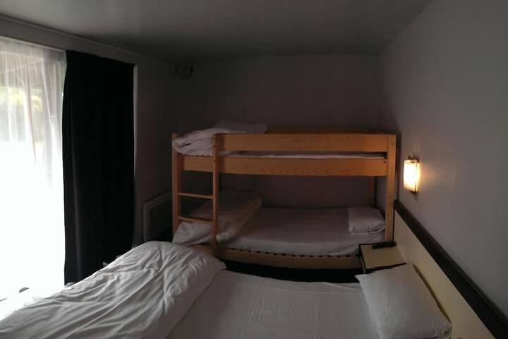 Room 9 of 24