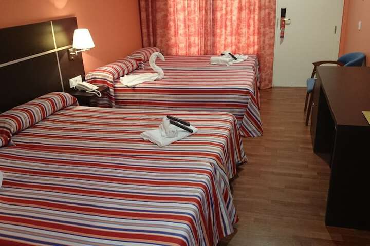 Room 14 of 36