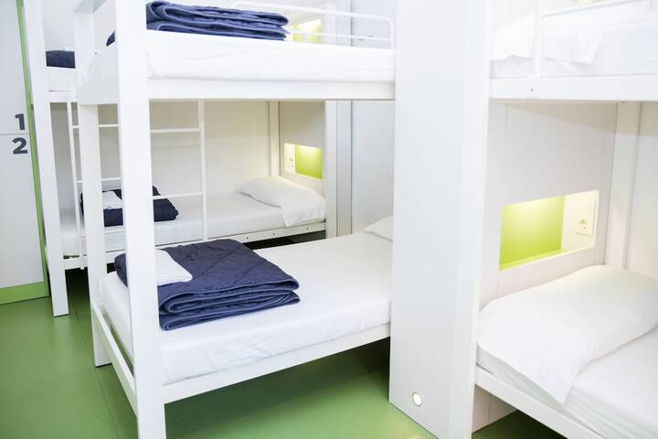 Room 11 of 36