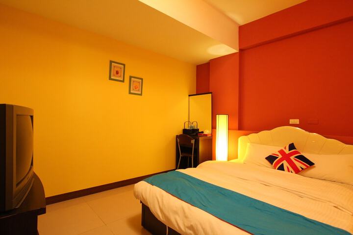 Room 5 of 22