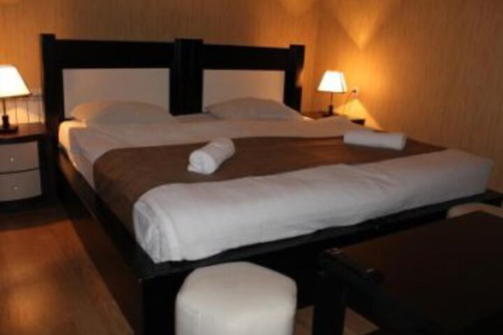 Room 26 of 32