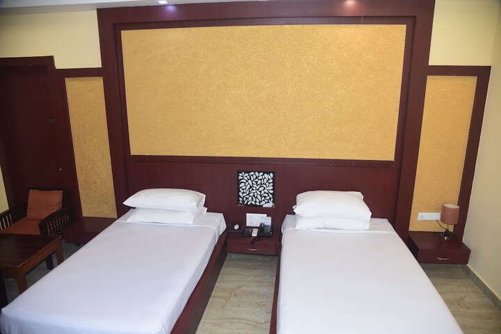 Room 12 of 39