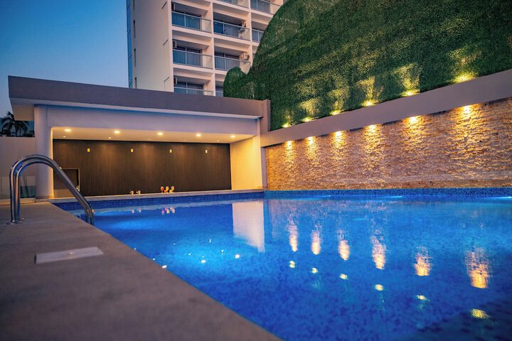 Pool 51 of 92