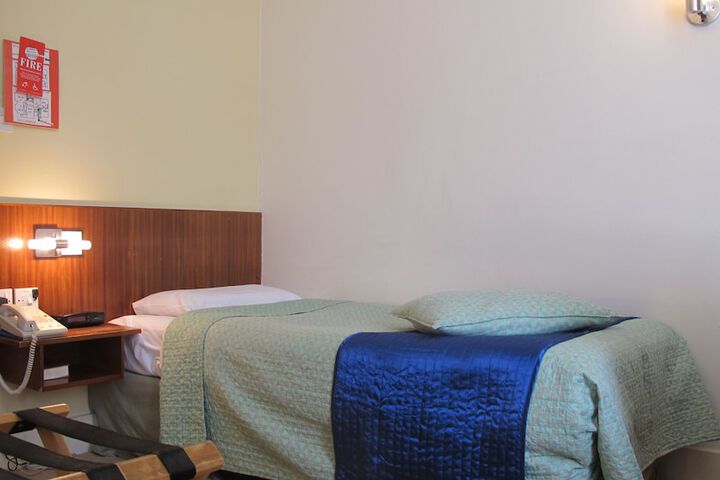 Room 4 of 45