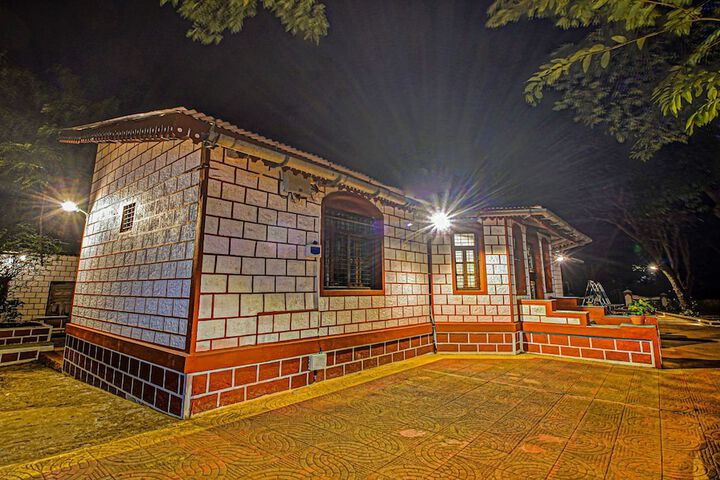 Hotel 74 of 76