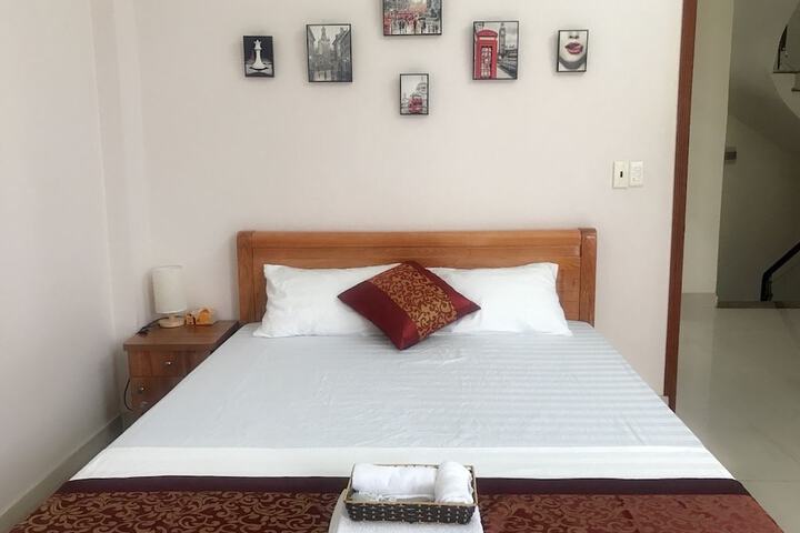Room 11 of 28
