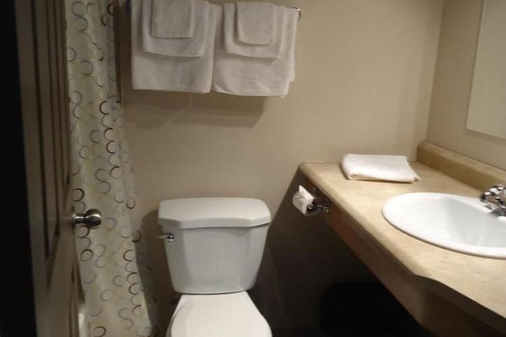 Room 18 of 28