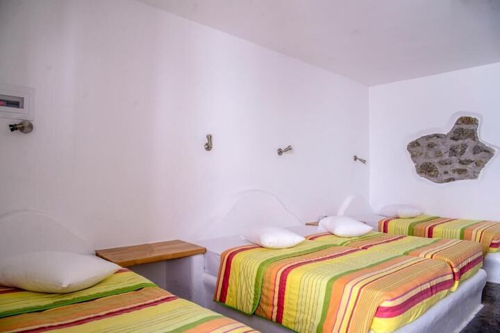Room 5 of 92