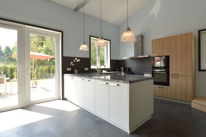 Luxurious Holiday Home With Swimming Pool in Hechtel-eksel