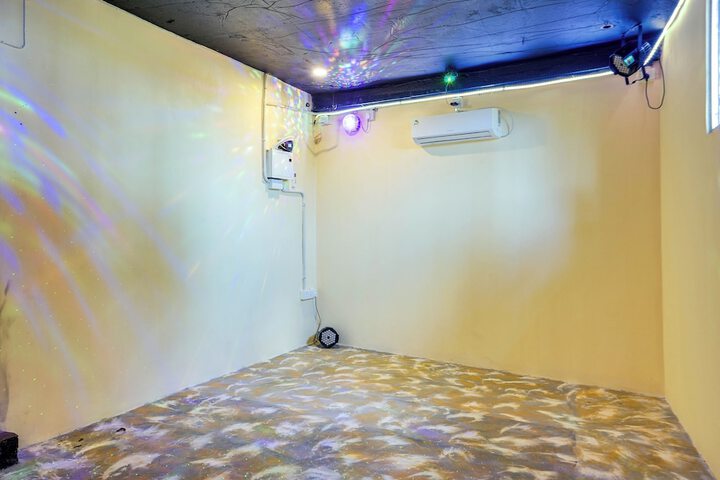Room 26 of 29
