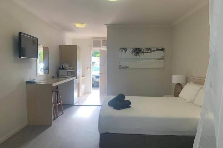 Room 4 of 38