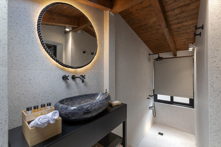 Room 45 of 74