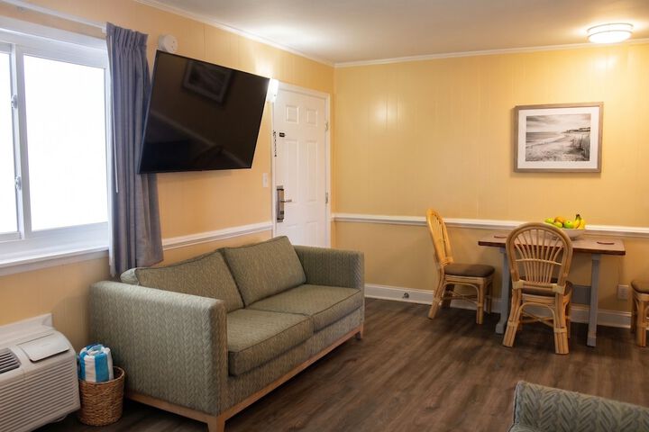 Room 72 of 112