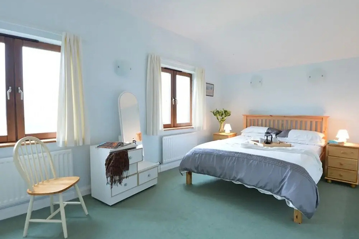 Room 2 of 9