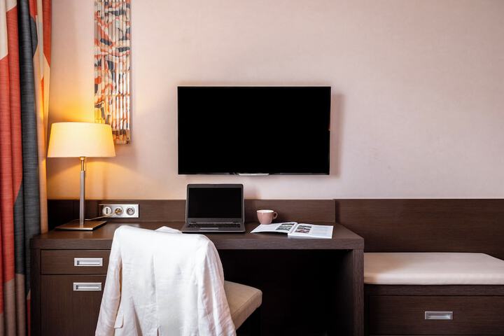 Room 15 of 134