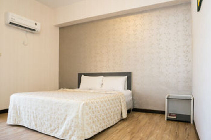 Room 27 of 63