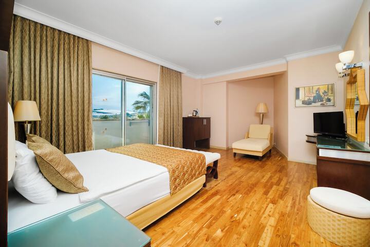 Room 8 of 47