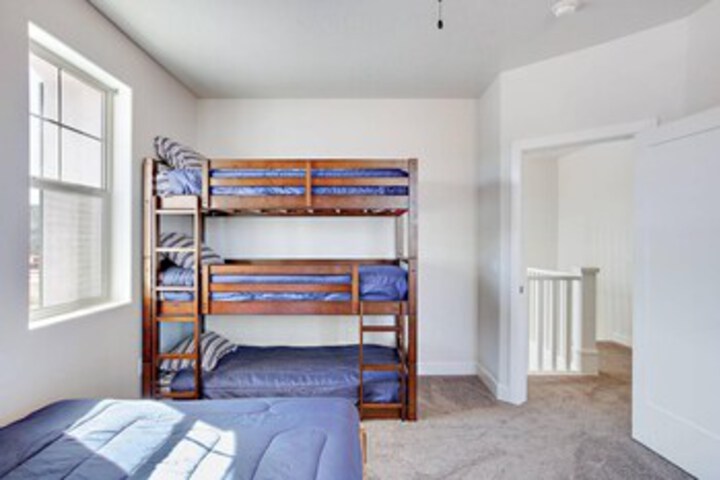 Room 19 of 38