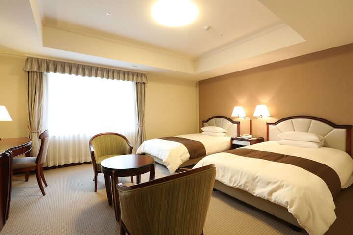 Room 9 of 40