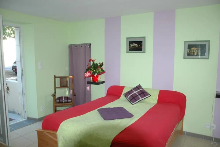 Room 4 of 10
