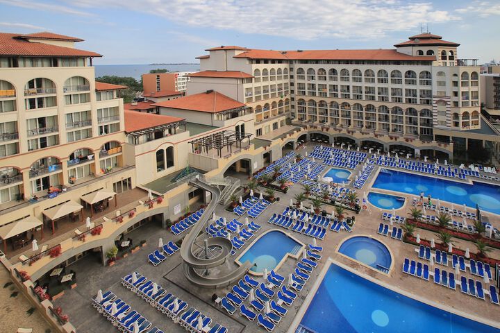 Pools & Facilities