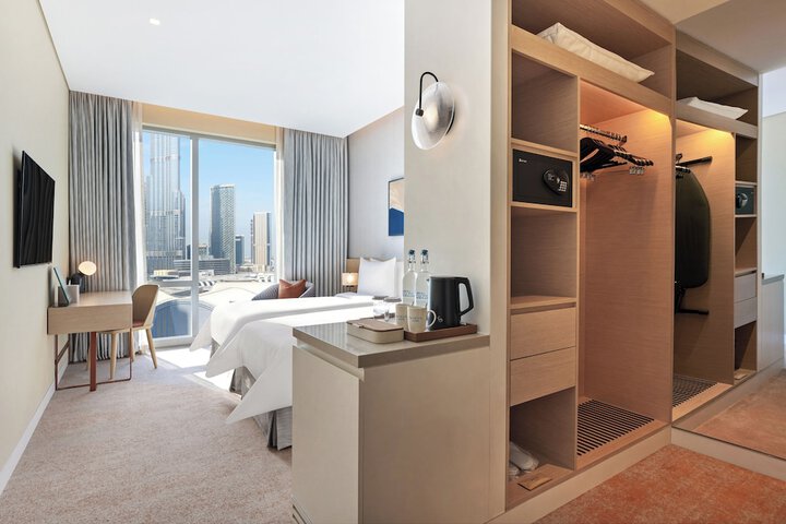 Room 12 of 40