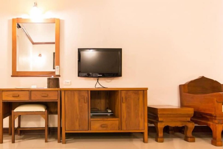 Room 27 of 42